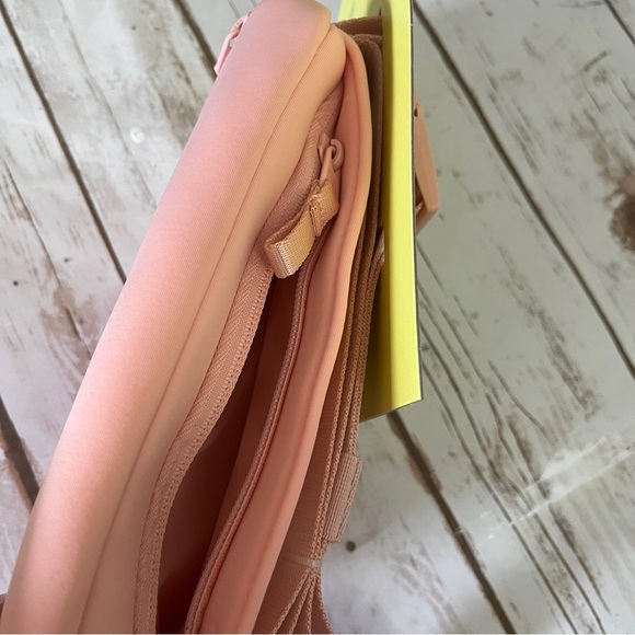 Pink Belt Bag All In Motion NWT - Picture 10 of 11